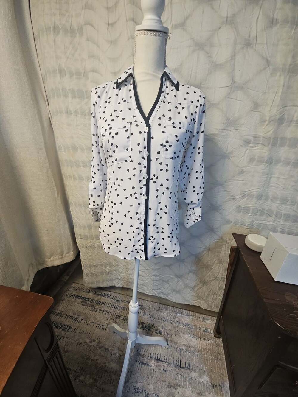 Express The Portofino Shirt White Black Heart Print Button Up Blouse